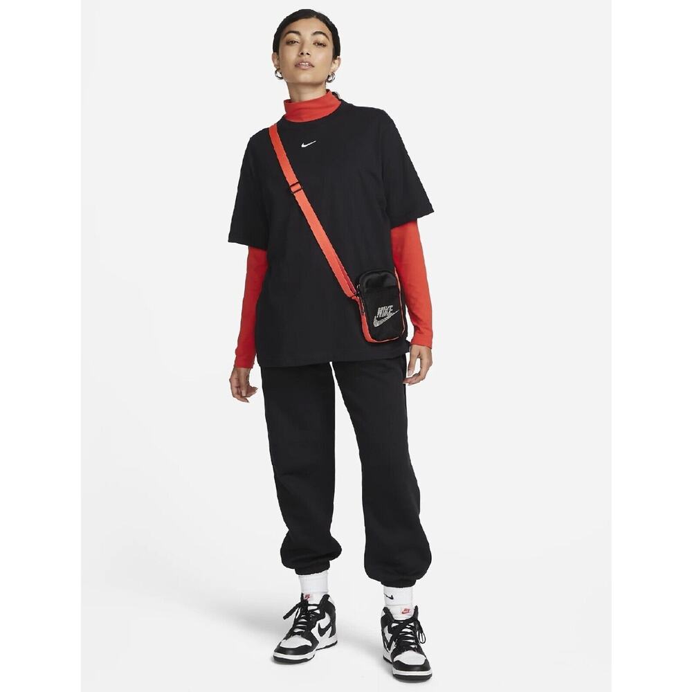 Nike Women's Dri-fit Swift Element Uv Crewneck Top - Black/reflective Silver - Picture 3 of 3